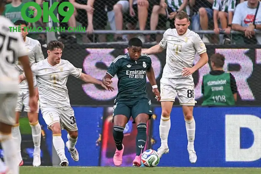 Cuộc tiếp đón Real Sociedad ngày 26/8 còn mang ý nghĩa đặc biệt khi đây là trận sân nhà đầu tiên của Mourinho kể từ khi trở lại dẫn dắt Real Madrid.